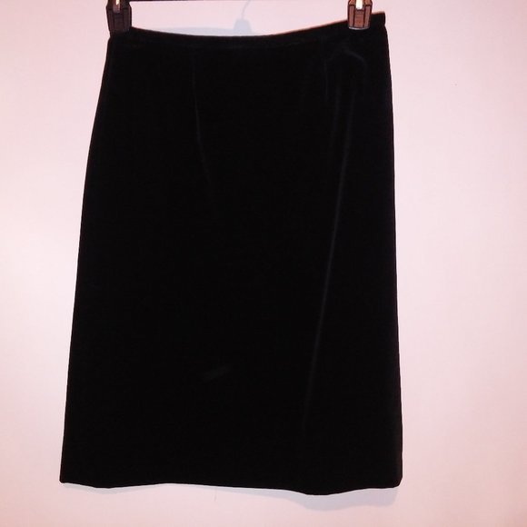 Vintage Chanel‎ Creations Midi Skirt Size 10 Black Velvet Zip & Loop Solid - Picture 1 of 15